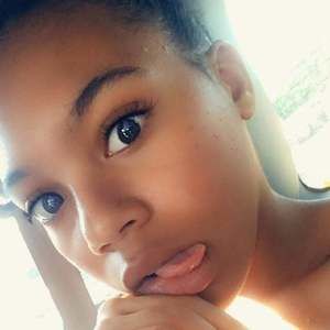 Meet your Posher, Gabriela